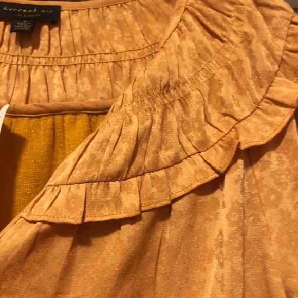 Gold ruffled top - Picture 6 of 7